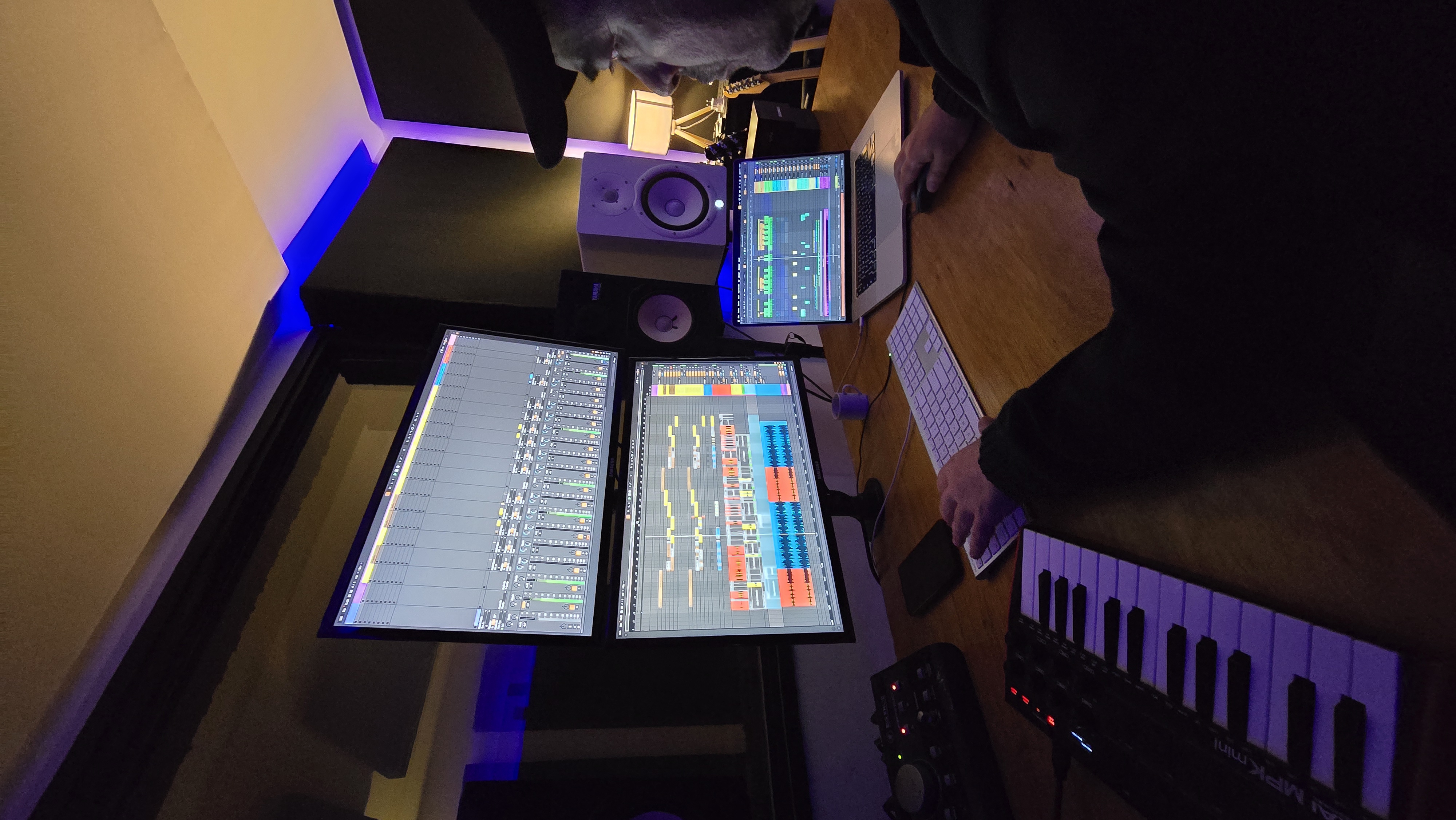 Estudio completo con monitores